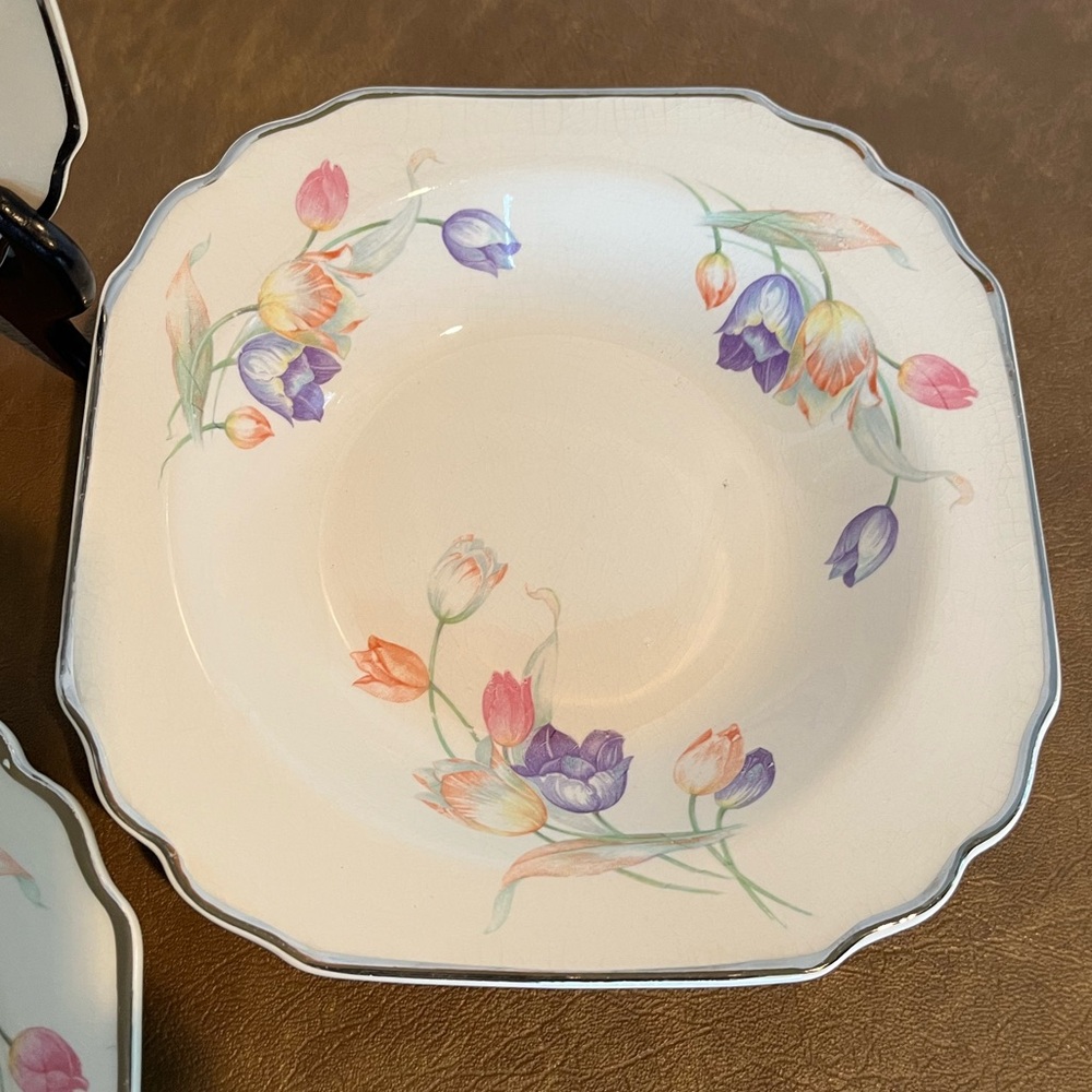 Set of 4 Vintage Pottery Pastel Tulip Square Bowls - Picture 5 of 15